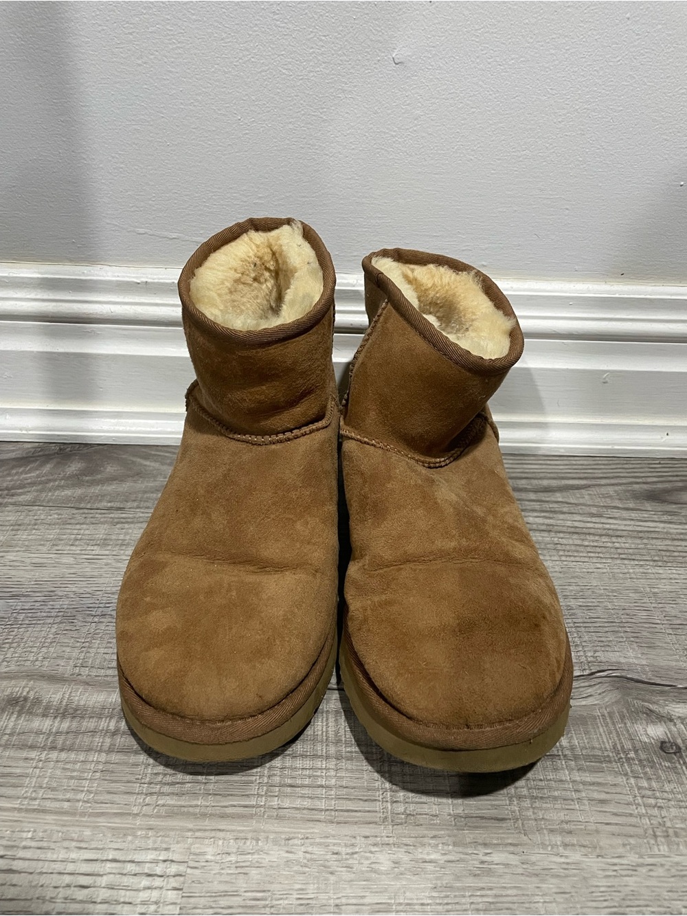 UGG Classic Mini II Short Suede Shearling Boot - Chestnut Brown - Size 11